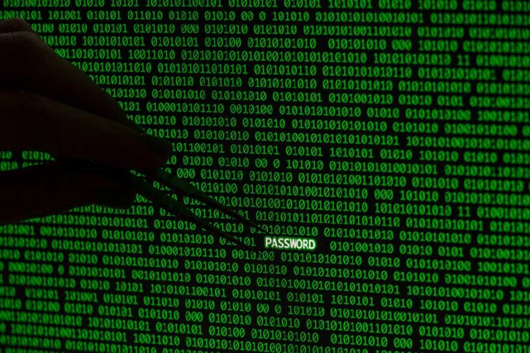 password with hand holding tweezers binary code | Techlog.gr - Χρήσιμα νέα τεχνολογίας