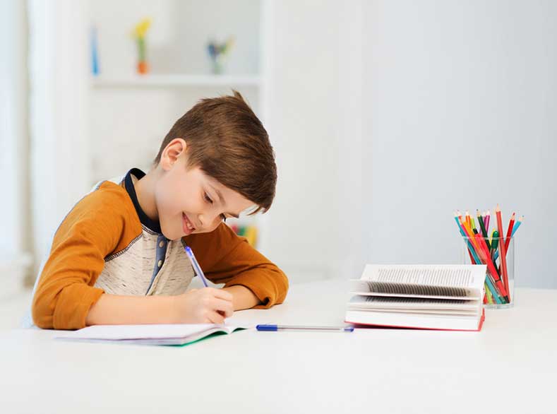 shutterstock παιδί και διάβασμα | Techlog.gr - Χρήσιμα νέα τεχνολογίας