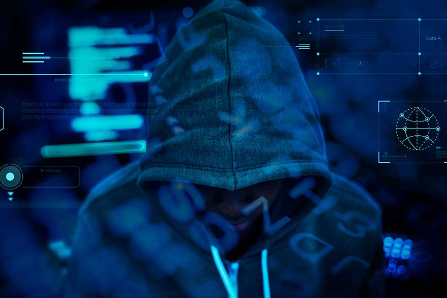 hacker working darkness | Techlog.gr - Χρήσιμα νέα τεχνολογίας