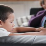 kid smartphone | Techlog.gr - Χρήσιμα νέα τεχνολογίας